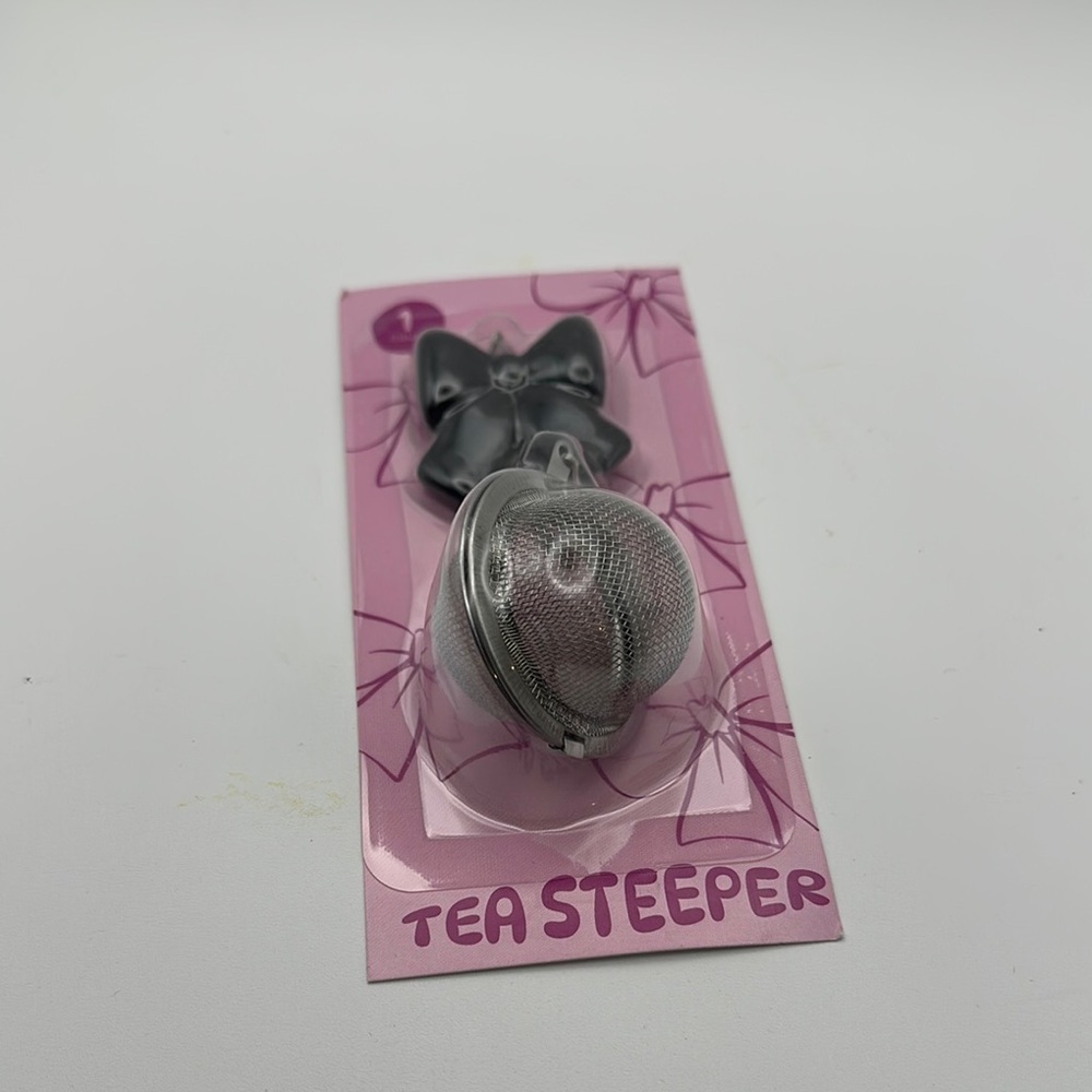 Black and Silver Bow Tea Steeper